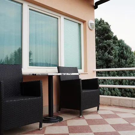 Ivankovic 3* Buna